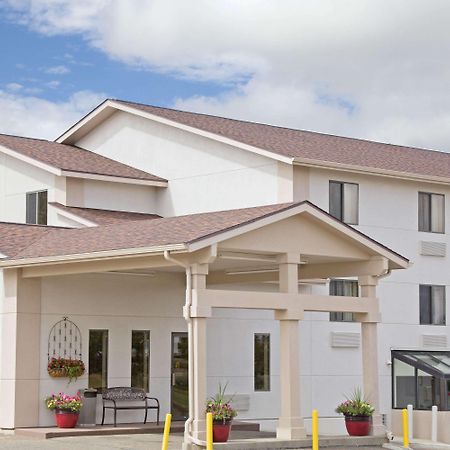Super 8 By Wyndham Havre Exterior foto
