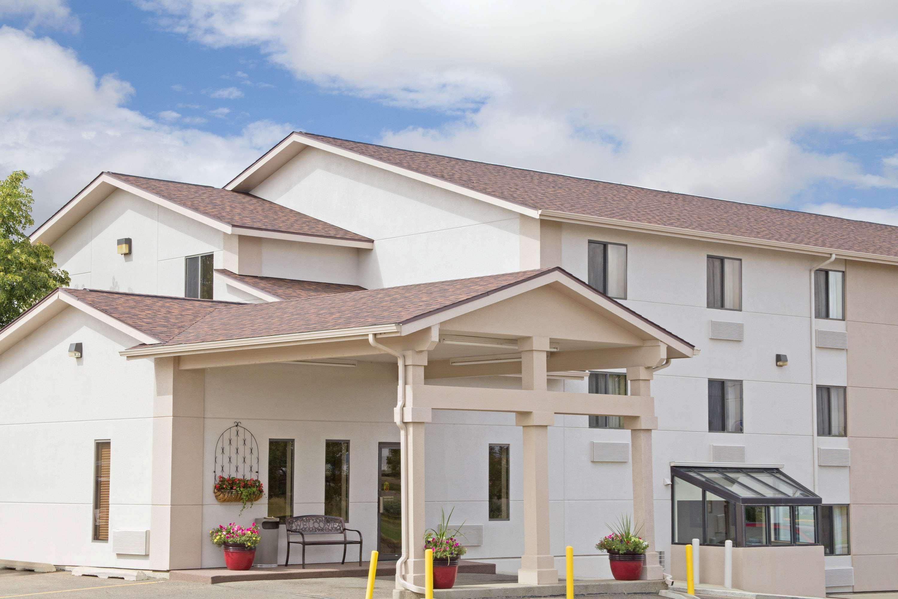 Super 8 By Wyndham Havre Exterior foto